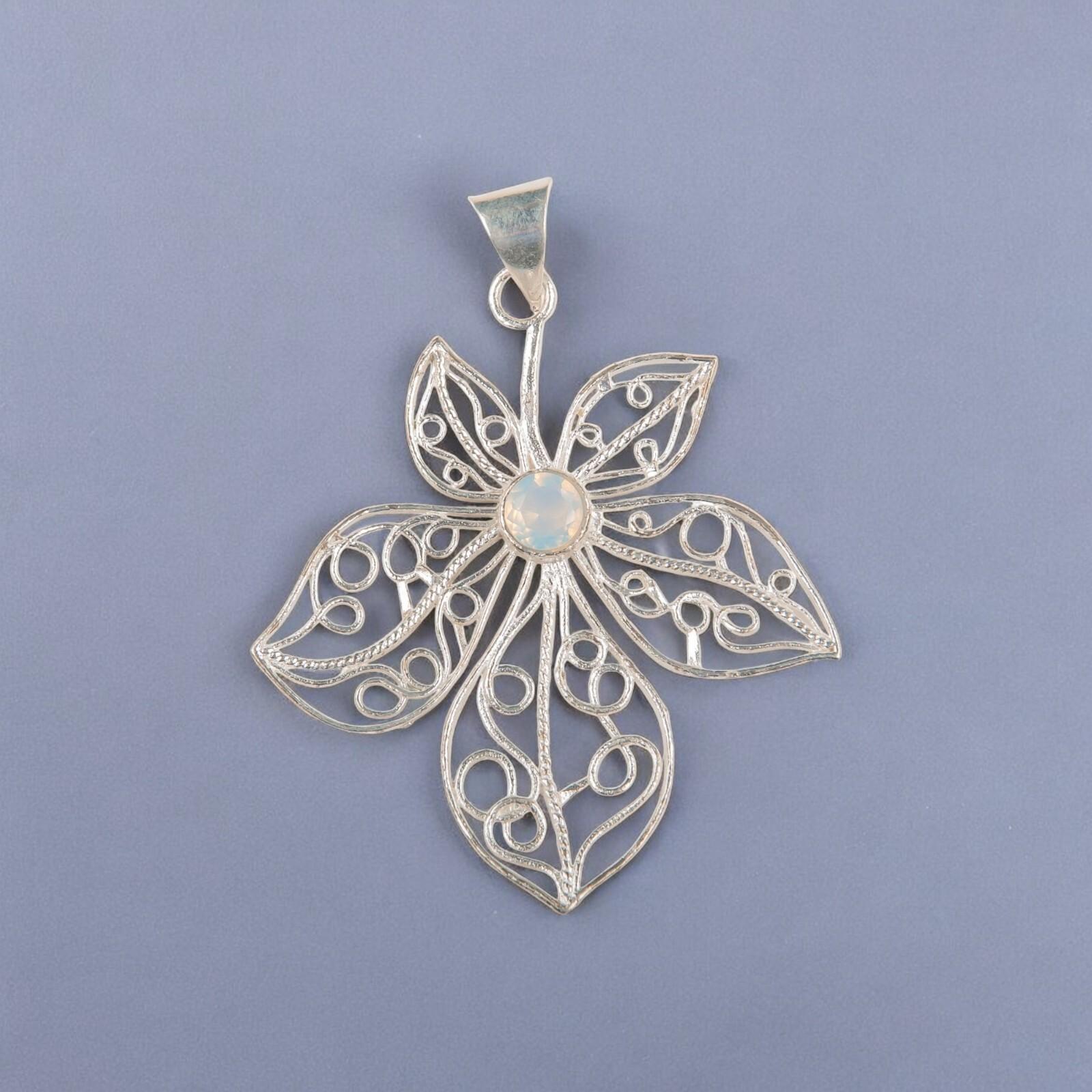 Milky Opal Gemstone 925 Sterling Silver Jewelry Handmade Designer Pendant 2.29 CP-19-18
Milky Opal Gemstone 925 Sterling Silver Jewelry Handmade Designer Pendant 2.29 CP-19-18