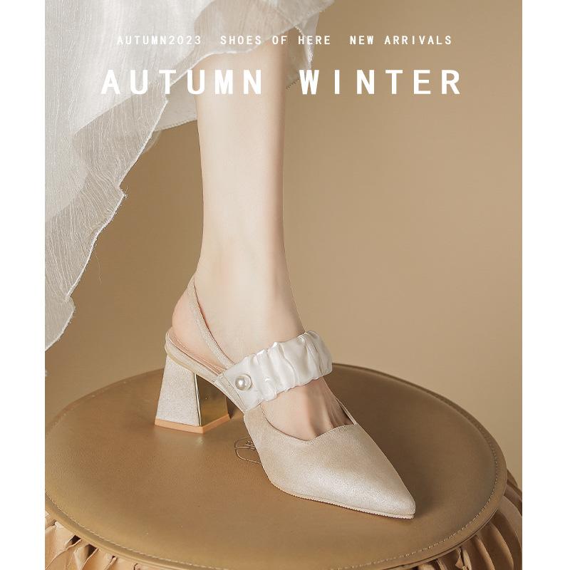 Black high heels women s summer shallow mouth pointed head commuting thick heel bag head sandals women s French style 38
Black high heels women s summer shallow mouth pointed head commuting thick heel bag head sandals women s French style 38