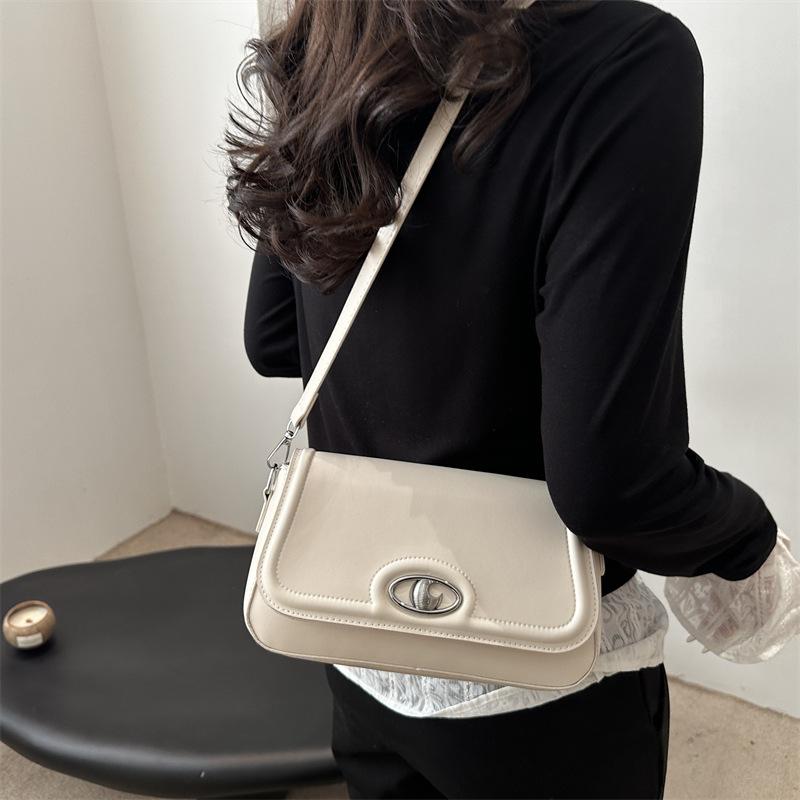 Simple design new trendy lady retro texture baguette single shoulder crossbody armpit bag чёрный
Simple design new trendy lady retro texture baguette single shoulder crossbody armpit bag чёрный