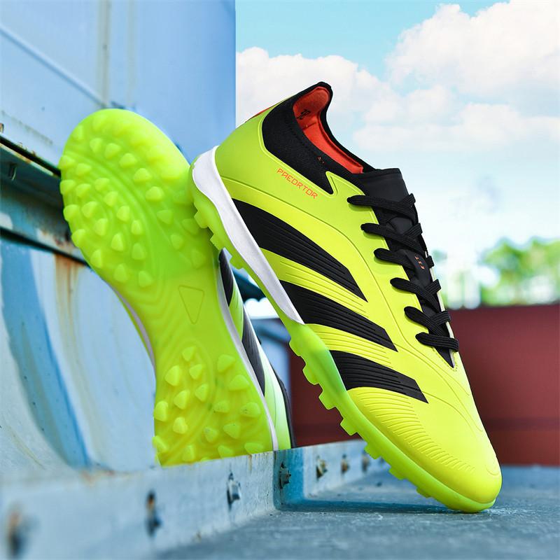 Daifa World Cup football shoes men s C Luo broken nails TF children s men s and women s AG long nails student training sports shoes 45
Daifa World Cup football shoes men s C Luo broken nails TF children s men s and women s AG long nails student training sports shoes 45
