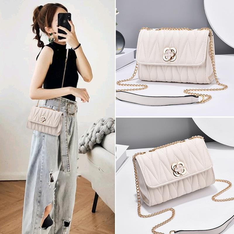 Bag messenger bag women s fashion 2025 new pu versatile shoulder bag simple women s bag niche high-end small square bag бежевий
Bag messenger bag women s fashion 2025 new pu versatile shoulder bag simple women s bag niche high-end small square bag бежевий