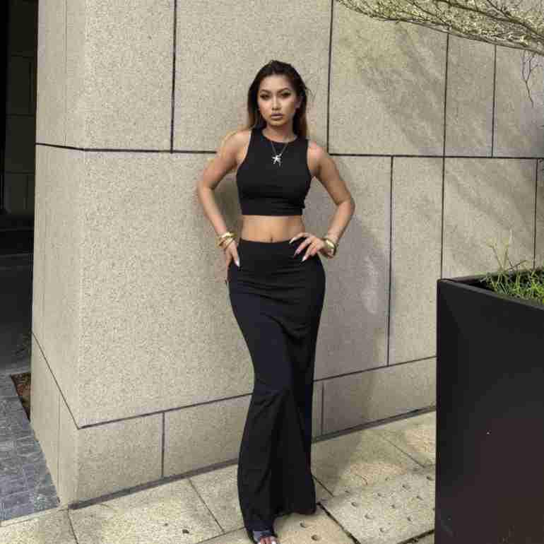 Летний женский облегающий однотонный топ-майка и мини-юбка, комплект из двух предметов Extra Small чёрный
Летний женский облегающий однотонный топ-майка и мини-юбка, комплект из двух предметов Extra Small чёрный