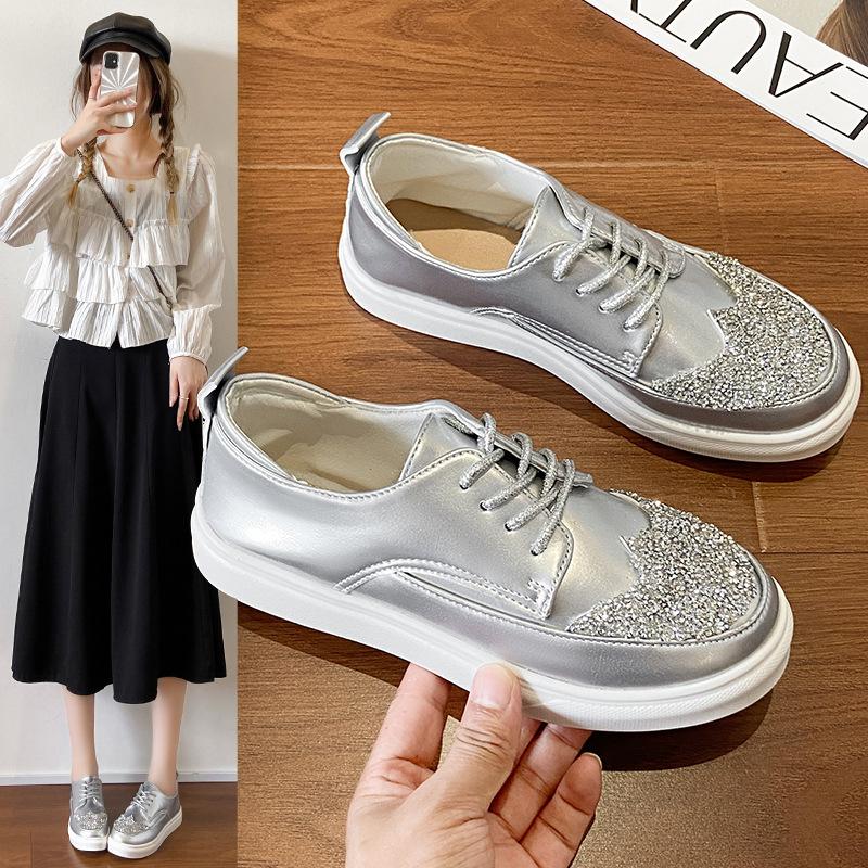 The new large-size women s shoes are soft, comfortable, fashionable and versatile, and can be worn all year round. Casual and breathable 43 серебряный
The new large-size women s shoes are soft, comfortable, fashionable and versatile, and can be worn all year round. Casual and breathable 43 серебряный