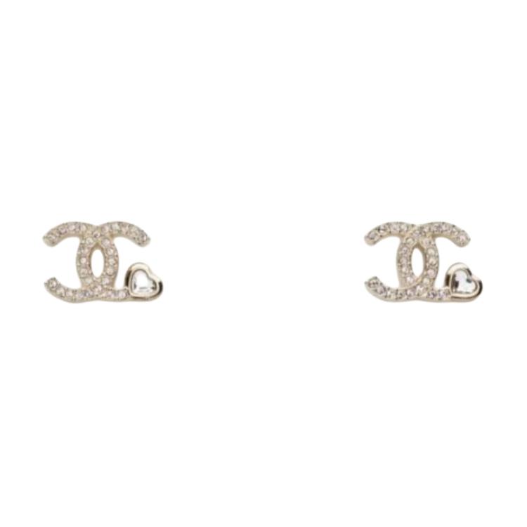 Chanel 25B Autumn Winter Heart Logo Earrings Unisex Earrings Gold AB-25B-063 Box+Shopping Bag
Chanel 25B Autumn Winter Heart Logo Earrings Unisex Earrings Gold AB-25B-063 Box+Shopping Bag