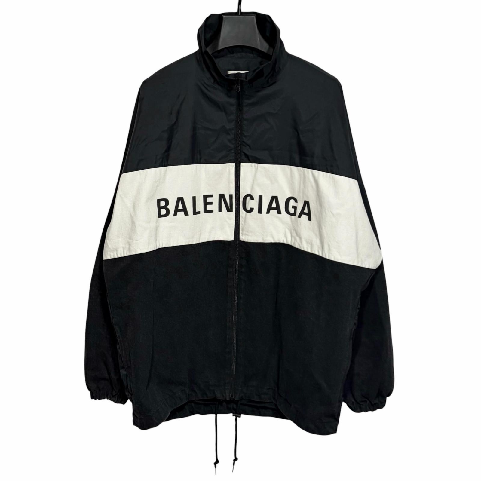 Used BALENCIAGANylon jacket black Nylon mens L чорний
Used BALENCIAGANylon jacket black Nylon mens L чорний