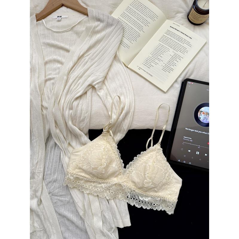Triangle cup lace underwear thin shoulder strap light and comfortable hollow steel ring bra women s beauty back not empty cup l80 (applicable to 36ab) світло-жовтого кольору
Triangle cup lace underwear thin shoulder strap light and comfortable hollow steel ring bra women s beauty back not empty cup l80 (applicable to 36ab) світло-жовтого кольору