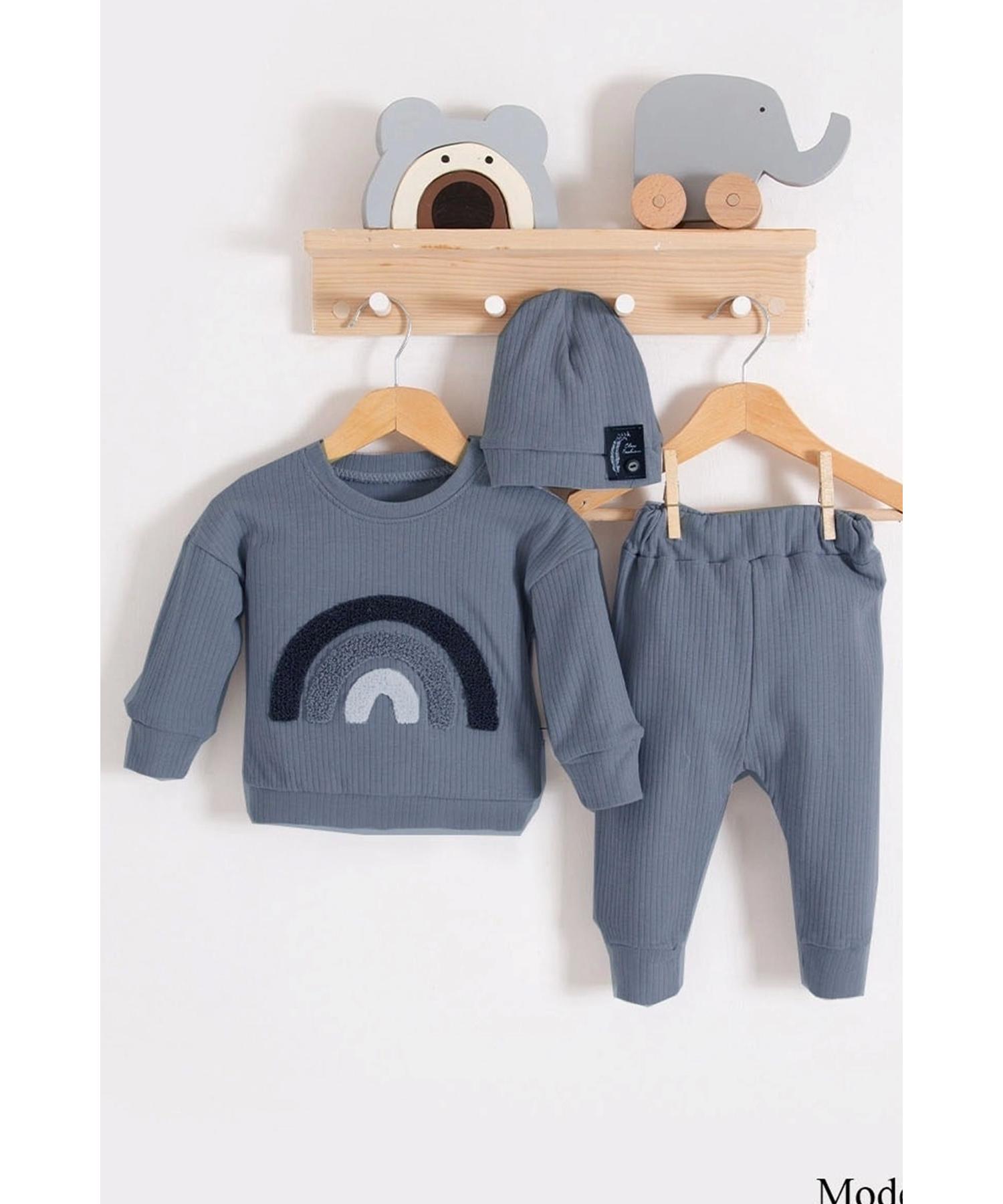 Комплект из 2 предметов для мальчика из 100 % хлопка с радужной вышивкой 
Комплект из 2 предметов для мальчика из 100 % хлопка с радужной вышивкой