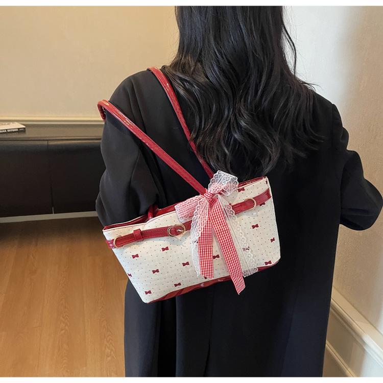 Sweet and cool hot girl style niche bag girl 2025 new commuting versatile one-shoulder armpit bag for going out to carry small bag синий
Sweet and cool hot girl style niche bag girl 2025 new commuting versatile one-shoulder armpit bag for going out to carry small bag синий