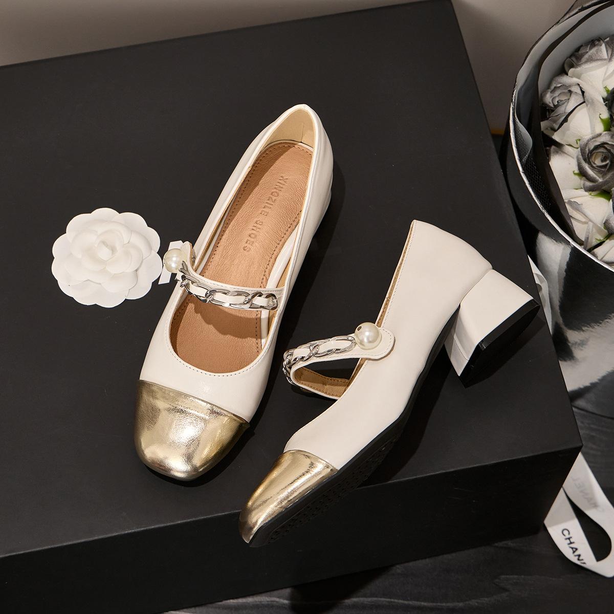 Mary Jane single shoes women s genuine leather women s shoes light mouth thick heel small fragrant style round head temperament high heels women s 39
Mary Jane single shoes women s genuine leather women s shoes light mouth thick heel small fragrant style round head temperament high heels women s 39