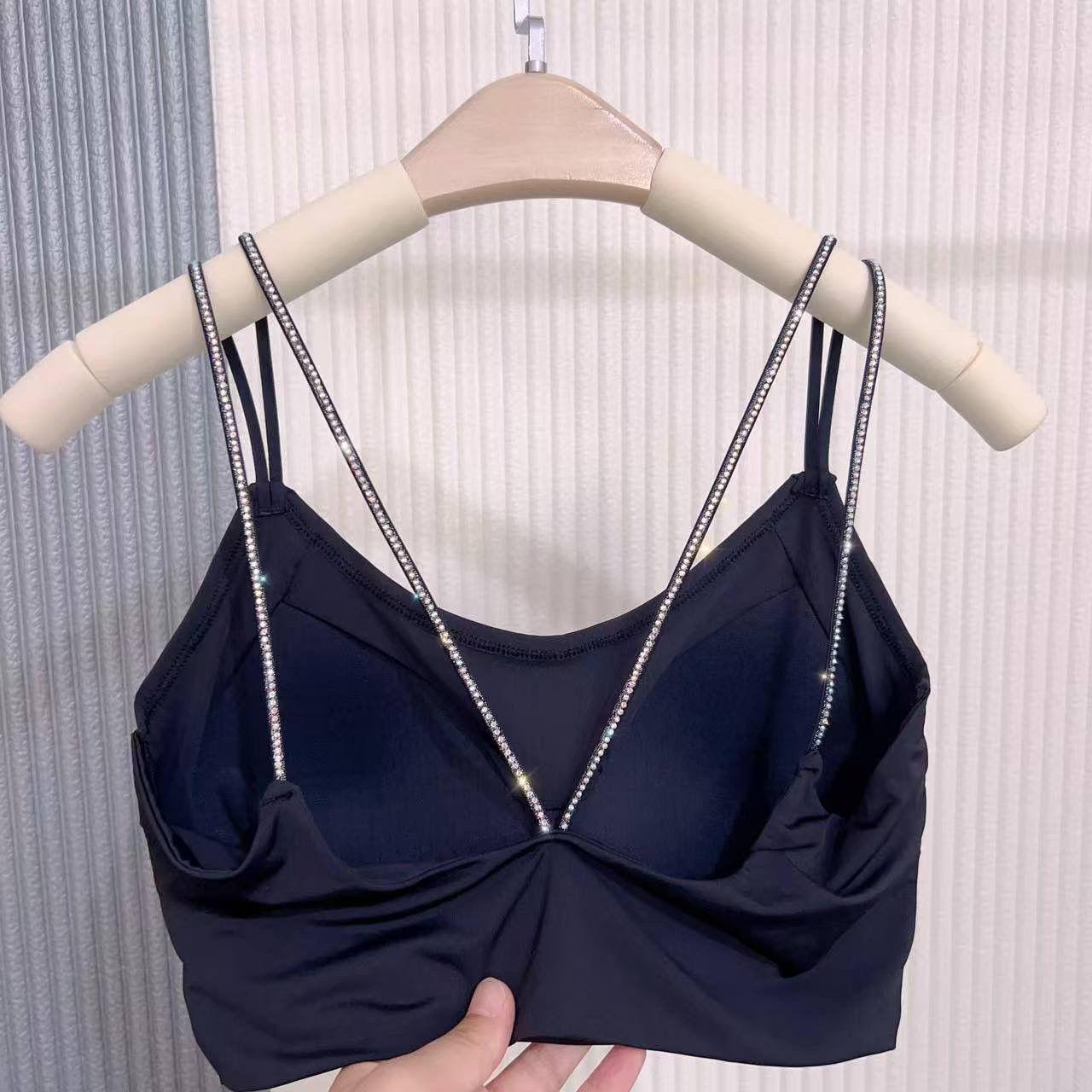 Diamond-Studded Wireless Ice Silk Seamless Bandeau Bra Large 130-150 lbs
Diamond-Studded Wireless Ice Silk Seamless Bandeau Bra Large 130-150 lbs