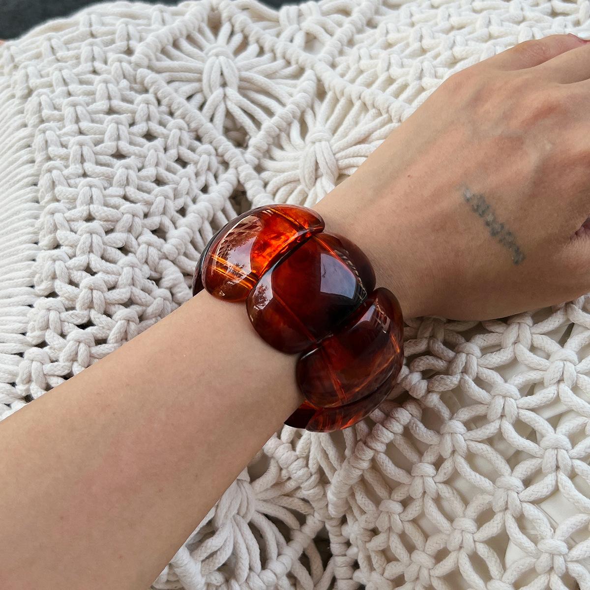 Maillard Style Smudged Acrylic Oval Bracelet, Exaggerated Special-shaped Resin Splicing Bracelet
Maillard Style Smudged Acrylic Oval Bracelet, Exaggerated Special-shaped Resin Splicing Bracelet