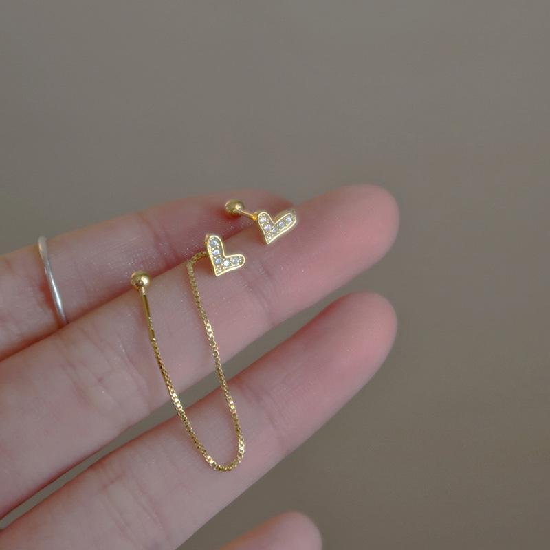 Любовь Двойной пирсинг уха Серьги-пусеты с резьбой для женщин - Милый, изысканный асимметричный дизайн с нишевой привлекательностью
Любовь Двойной пирсинг уха Серьги-пусеты с резьбой для женщин - Милый, изысканный асимметричный дизайн с нишевой привлекательностью