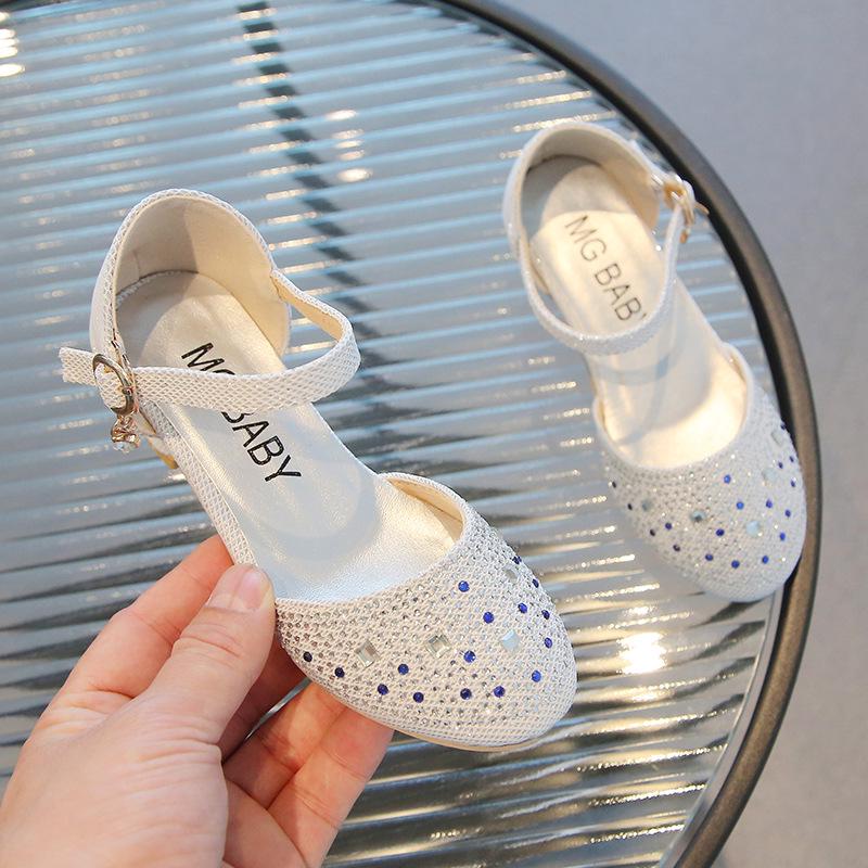 2024 Summer Rhinestone High Heel Princess Sandals for Girls – Breathable, Trendy, Fashionable. 5 pairs, Size 26-30 срібний
2024 Summer Rhinestone High Heel Princess Sandals for Girls – Breathable, Trendy, Fashionable. 5 pairs, Size 26-30 срібний
