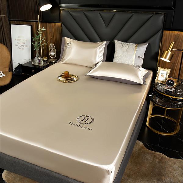 Летний коврик из трех предметов из ледяного шелка, приятный для кожи, простыня, защитный чехол для вышитого постельного белья 180x200cmWith2 Pillowcase