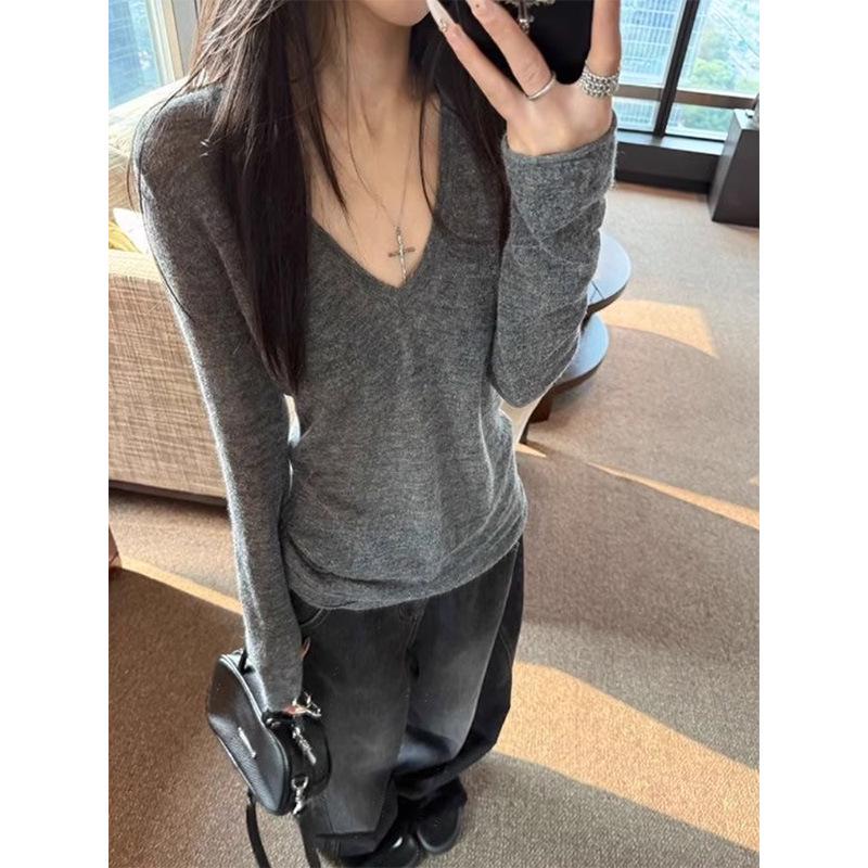 Pure Desire Women s V-Neck Velvet Slimming Sweater: Long Sleeve, Loose Fit, Stylish Grey Base Layer for Autumn/Winter XLarge сірий
Pure Desire Women s V-Neck Velvet Slimming Sweater: Long Sleeve, Loose Fit, Stylish Grey Base Layer for Autumn/Winter XLarge сірий