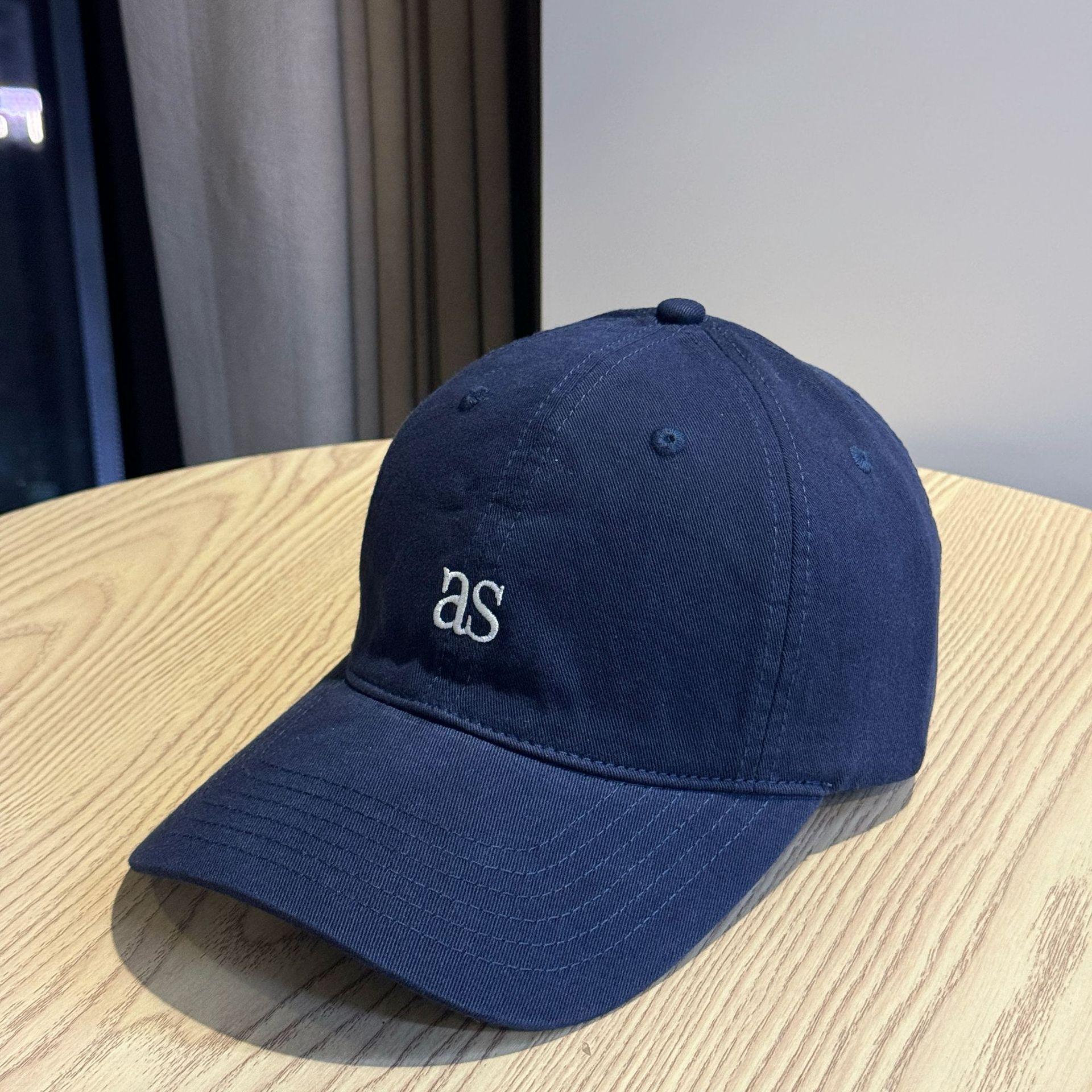 Korean-style wide brim hat that makes the face look smaller with small letters as Soft-top baseball cap for women, Korean style, casual and Adult54-60Adjustable темно-синього кольору
Korean-style wide brim hat that makes the face look smaller with small letters as Soft-top baseball cap for women, Korean style, casual and Adult54-60Adjustable темно-синього кольору