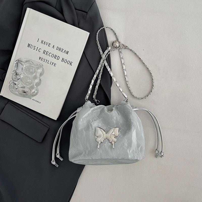 Butterfly small bag women s 2025 new summer foreign style shoulder bag versatile popular chain messenger серый
Butterfly small bag women s 2025 new summer foreign style shoulder bag versatile popular chain messenger серый