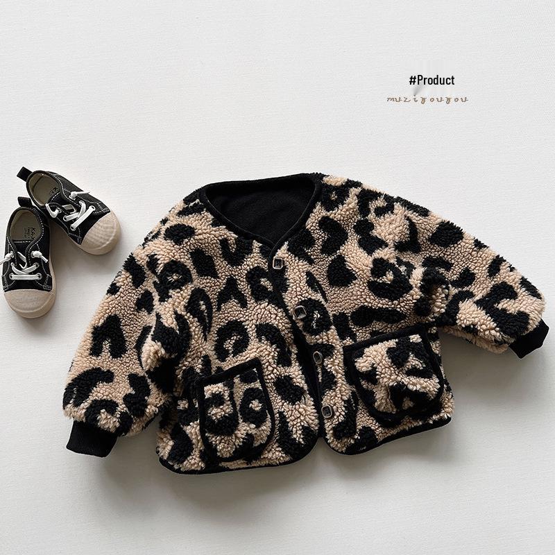 Leopard Print Plush Coat: Trendy, Warm Winter Jacket for Boys & Girls (2025) 110 cm
Leopard Print Plush Coat: Trendy, Warm Winter Jacket for Boys & Girls (2025) 110 cm