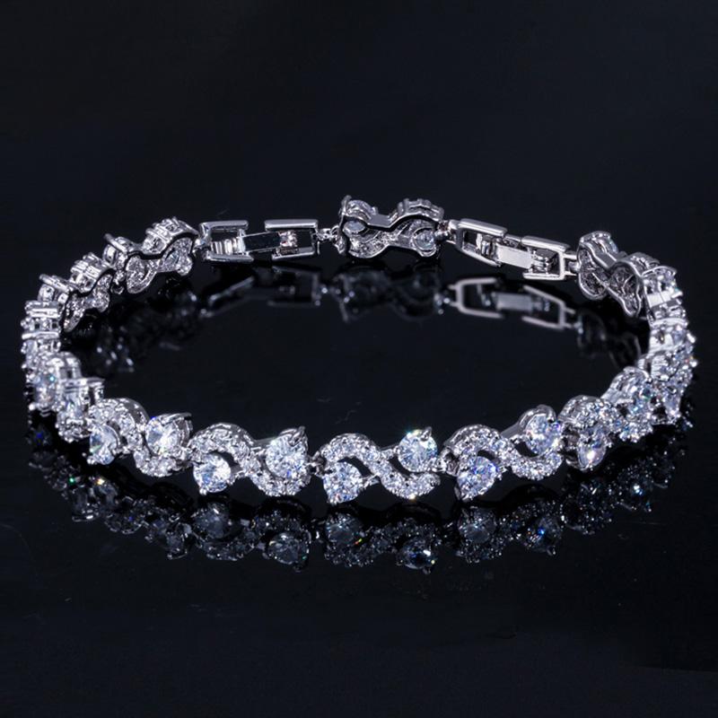 Pera 5 Colors Options Fashion Ladies Silver Plated Cubic Zirconia Royal Blue Tennis Bracelets Jewelry for Christmas Gift B017 білий
Pera 5 Colors Options Fashion Ladies Silver Plated Cubic Zirconia Royal Blue Tennis Bracelets Jewelry for Christmas Gift B017 білий