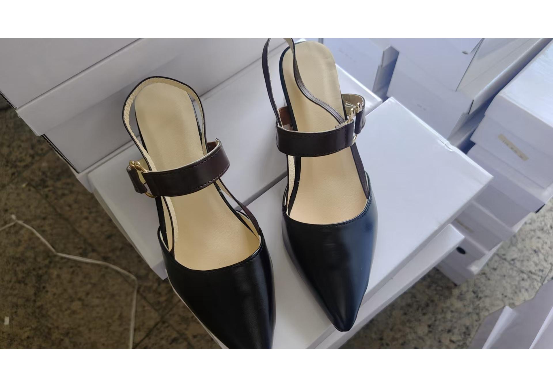 2023 Spring Chunky Heel Simple High Heel Women s Closed Toe Sandals with Single Strap - Fashionable and Casual Size 36
2023 Spring Chunky Heel Simple High Heel Women s Closed Toe Sandals with Single Strap - Fashionable and Casual Size 36