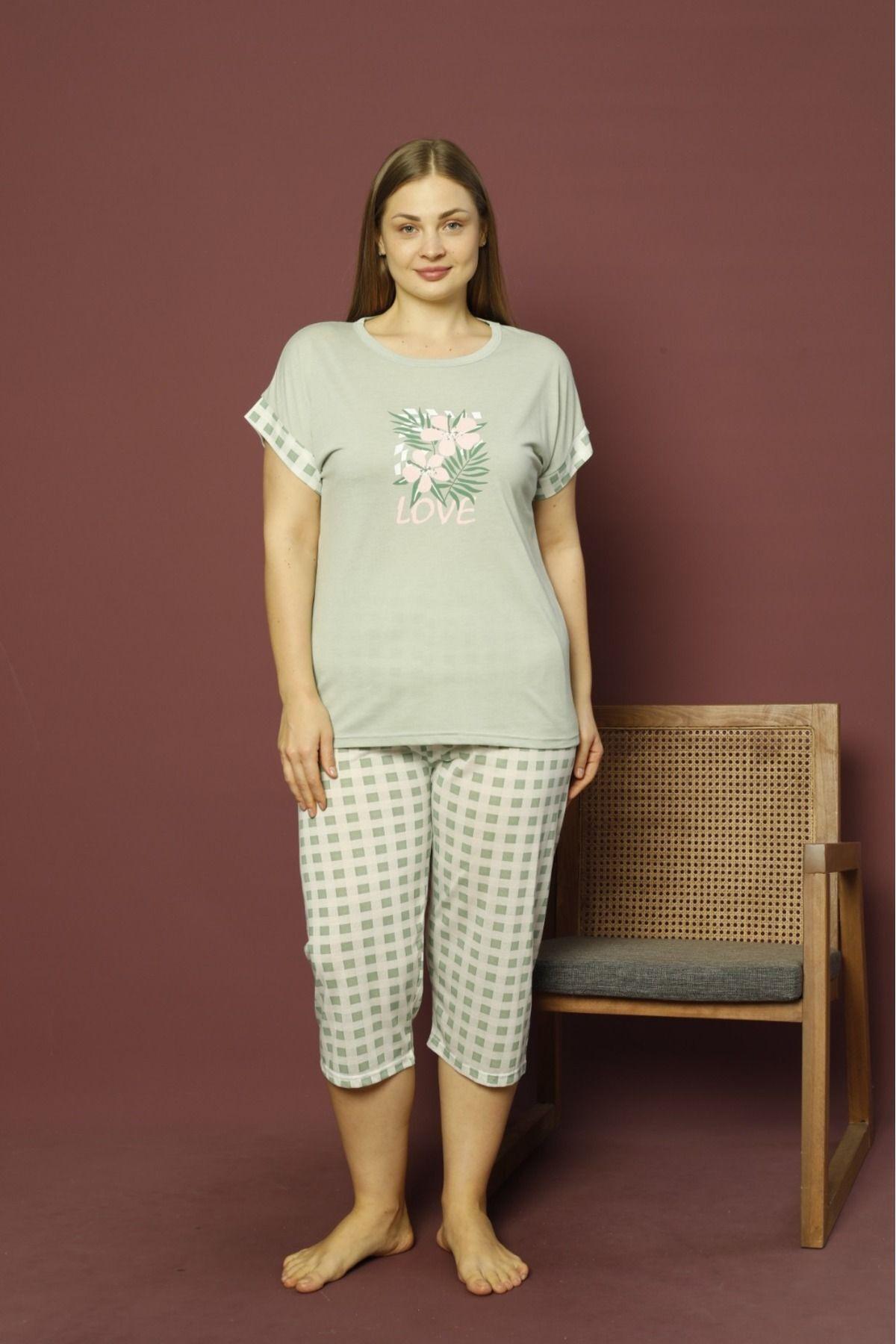 Women s Style Plus Size Pajama Set 100% Cotton Large Size Green Love Patterned Oversized Bermuda Pajama Set 2XL
Women s Style Plus Size Pajama Set 100% Cotton Large Size Green Love Patterned Oversized Bermuda Pajama Set 2XL