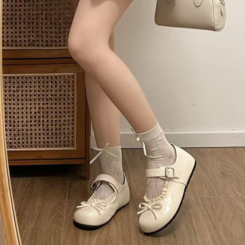 Ballet round head Mary Jane shoes autumn new bow buckle small leather shoes student 40
Ballet round head Mary Jane shoes autumn new bow buckle small leather shoes student 40