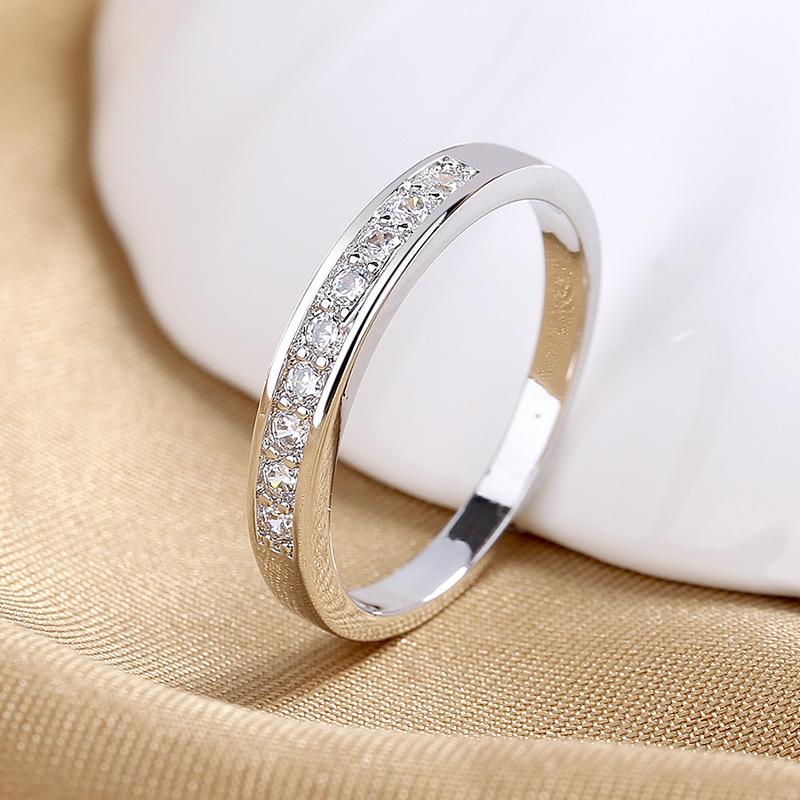 Minimalist Cross-Mirror Women s Ring: Single Row Diamond, Eco-Friendly Copper, Fashion Jewelry US Size 9 розового золота
Minimalist Cross-Mirror Women s Ring: Single Row Diamond, Eco-Friendly Copper, Fashion Jewelry US Size 9 розового золота