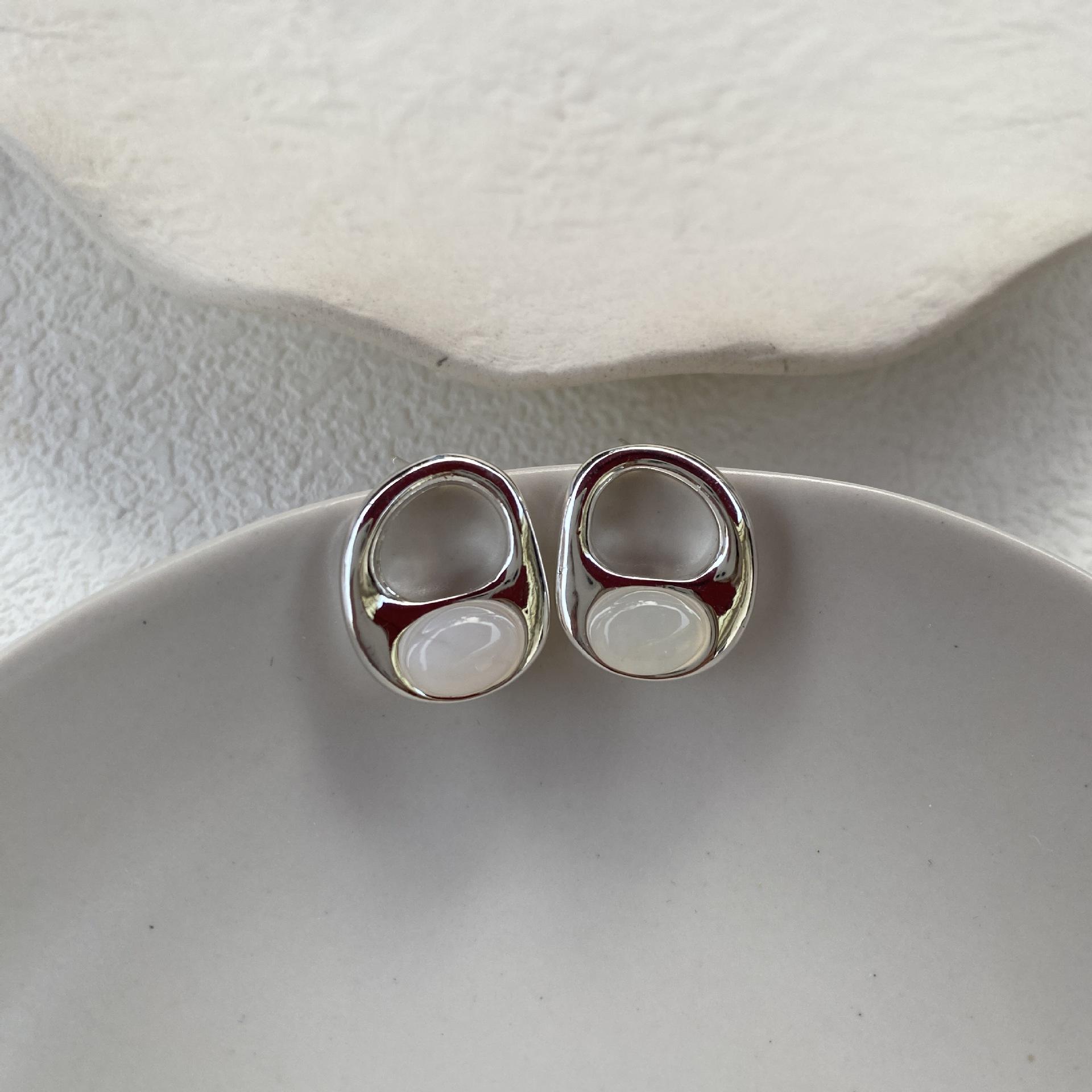 Геометрические овальные серьги-пусеты Женская мода Темперамент Высокий уровень Дизайн холодного ветра Серьги Простые Полые Французские
Геометрические овальные серьги-пусеты Женская мода Темперамент Высокий уровень Дизайн холодного ветра Серьги Простые Полые Французские