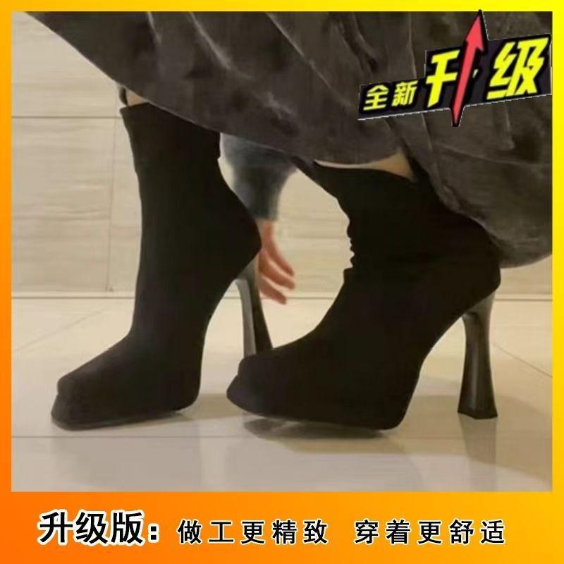 Niche design feeling comfortable square head thick heel thin boots women Martin boots children 40
Niche design feeling comfortable square head thick heel thin boots women Martin boots children 40