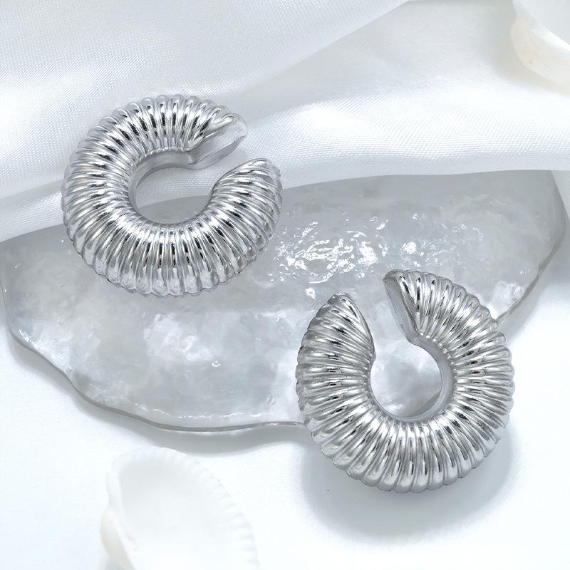 Extra Large Ear Cuff Texture Hammered Twist Lightweight Clip on Earrings for Women Stainless Steel Fake Piercing Ear Clips 1pair
Extra Large Ear Cuff Texture Hammered Twist Lightweight Clip on Earrings for Women Stainless Steel Fake Piercing Ear Clips 1pair