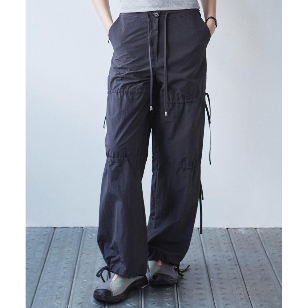 NICKNICOLE STRAP SENSUAL CARGO PANTSCHARCOAL
NICKNICOLE STRAP SENSUAL CARGO PANTSCHARCOAL