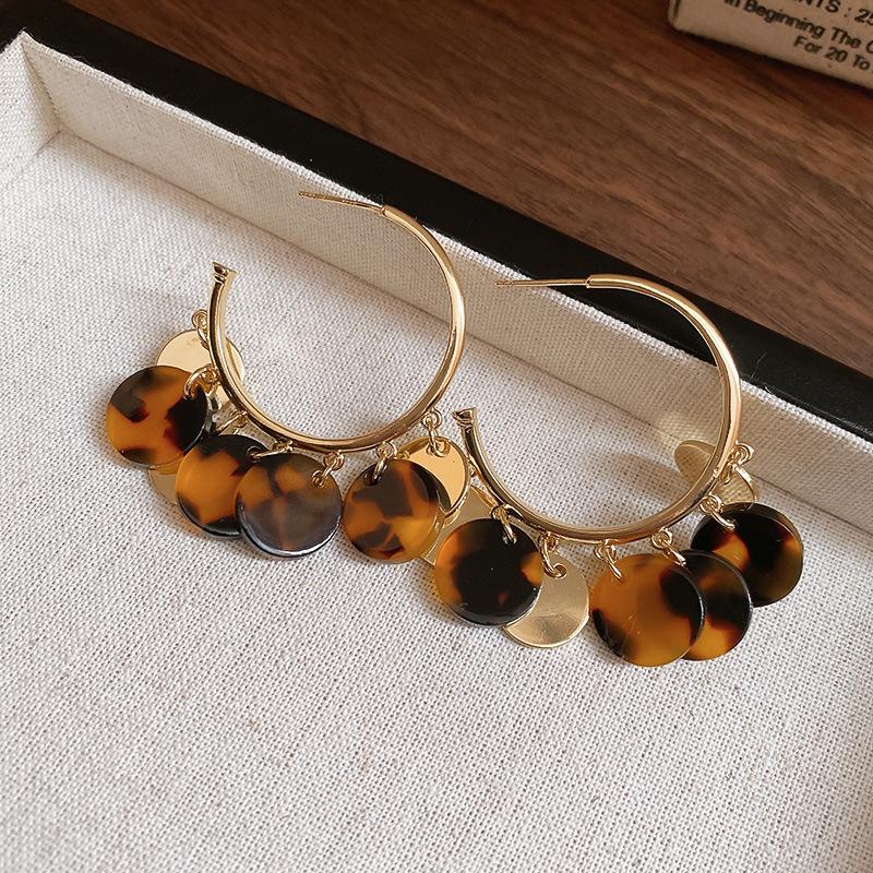 Hong Kong Style Silver Needle Leopard Print Earrings Maillard Retro Stud Earrings High-end Niche Versatile Earrings
Hong Kong Style Silver Needle Leopard Print Earrings Maillard Retro Stud Earrings High-end Niche Versatile Earrings