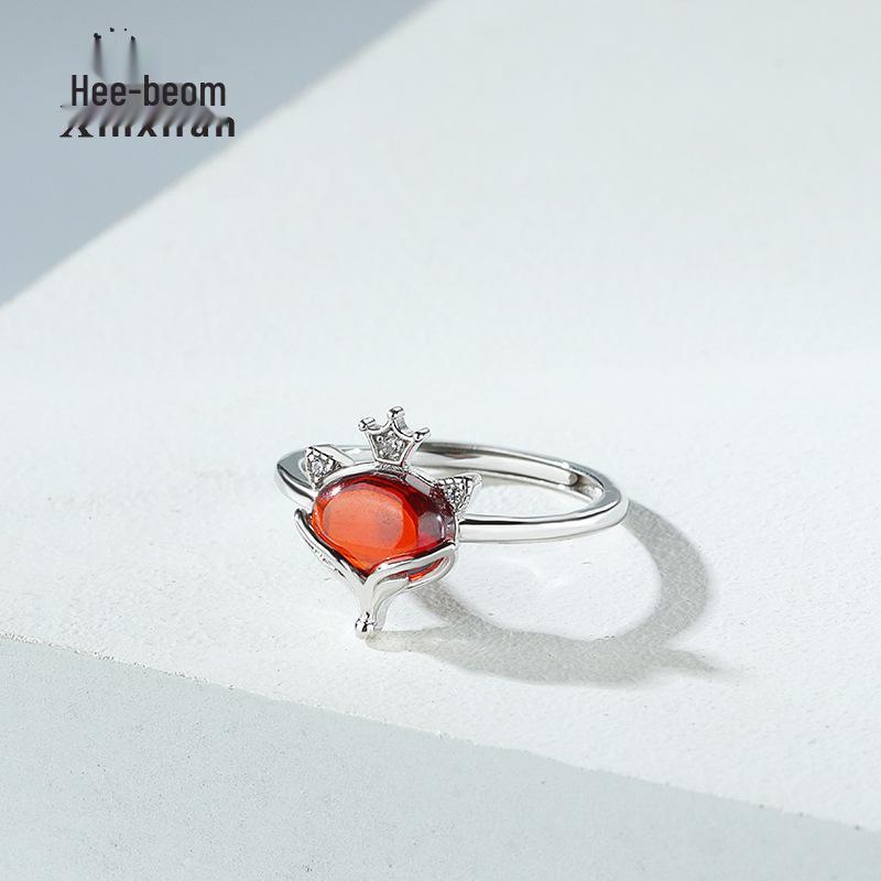 S925 Sterling Silver Fox Crown Ring with Inlaid Garnet for Women Adjustable Opening
S925 Sterling Silver Fox Crown Ring with Inlaid Garnet for Women Adjustable Opening