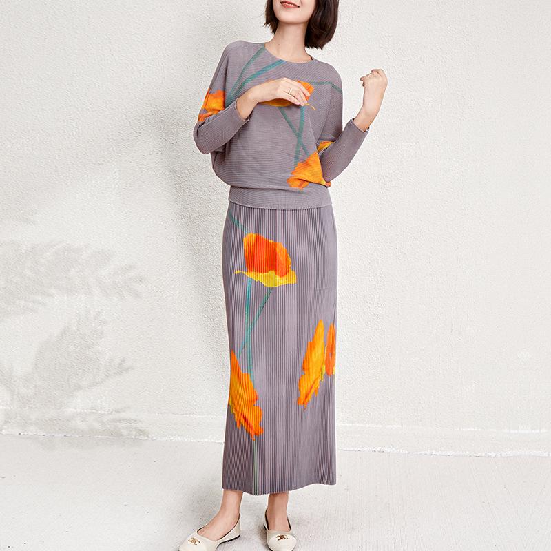 Poppy Print Women’s Autumn Fashion Two-Piece Set: Batwing Sleeve Top & Midi Skirt Batwing Sleeve Top
Poppy Print Women’s Autumn Fashion Two-Piece Set: Batwing Sleeve Top & Midi Skirt Batwing Sleeve Top