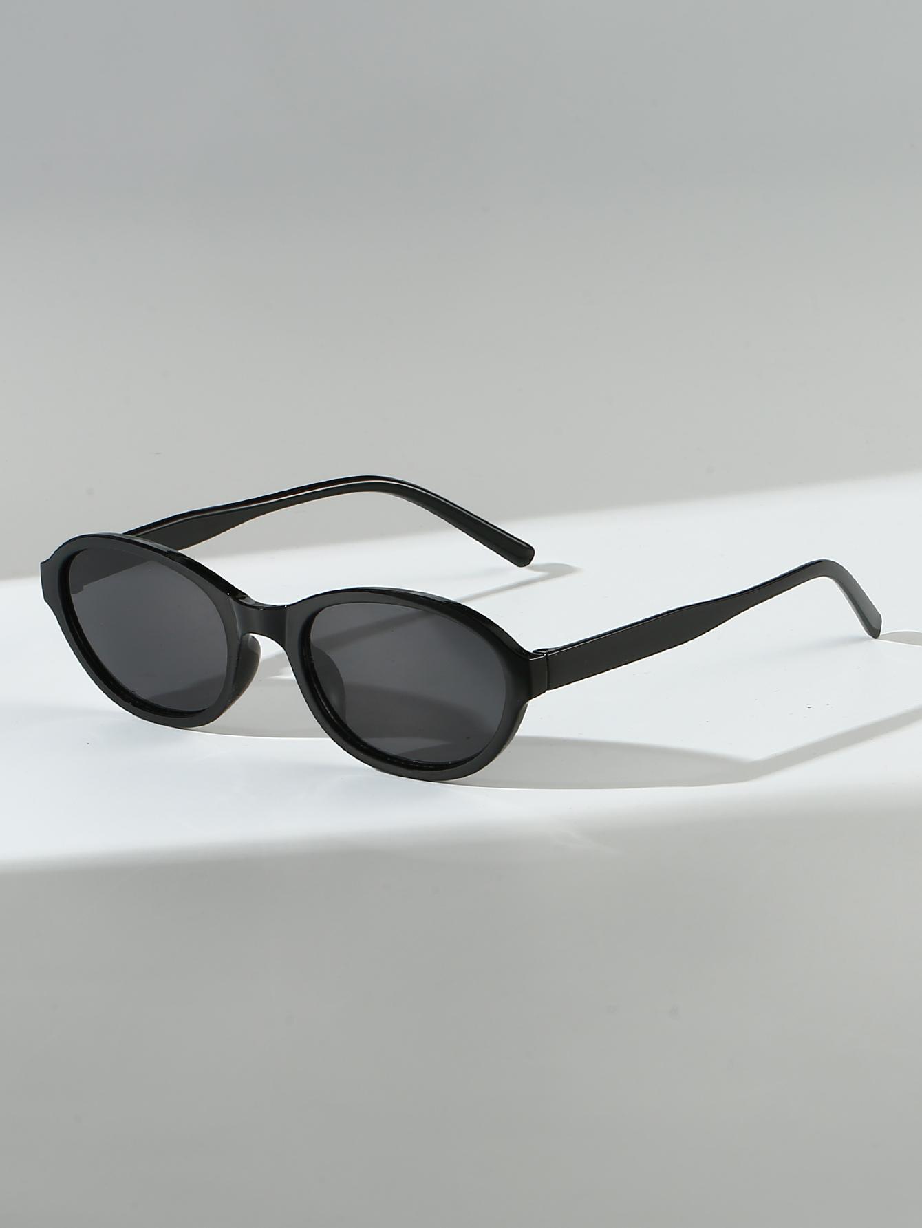 1Pc High-End Small Frame Oval Sunglasses for Men and Women, Retro Style, Uv Protection, Sunshade, Enhances Elegance
1Pc High-End Small Frame Oval Sunglasses for Men and Women, Retro Style, Uv Protection, Sunshade, Enhances Elegance