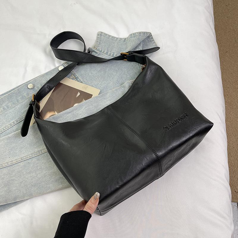 2025 autumn new Korean version trend fashion casual foreign style commuting large capacity shoulder tote bag messenger bag
2025 autumn new Korean version trend fashion casual foreign style commuting large capacity shoulder tote bag messenger bag