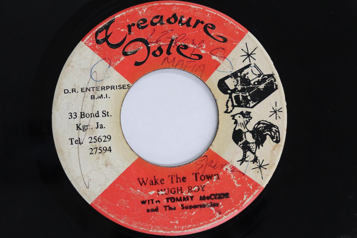 7inch Record HUGH ROY, WINSTON WRIGHT, TOMMY MCC - Wake The Town / Big Boy & Teacher NONE TREASURE ISLE Jamaica Reggae, Ska & Dub Used
7inch Record HUGH ROY, WINSTON WRIGHT, TOMMY MCC - Wake The Town / Big Boy & Teacher NONE TREASURE ISLE Jamaica Reggae, Ska & Dub Used