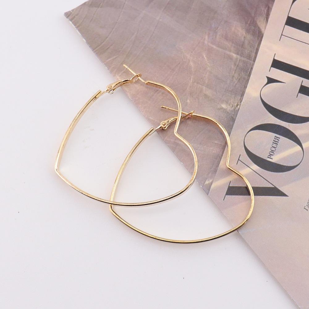 Versatile Metal Fashion Love Earrings Women S High Sense Of Personality Temperament Versatile Exaggerated Peach Heart Earrings E80
Versatile Metal Fashion Love Earrings Women S High Sense Of Personality Temperament Versatile Exaggerated Peach Heart Earrings E80