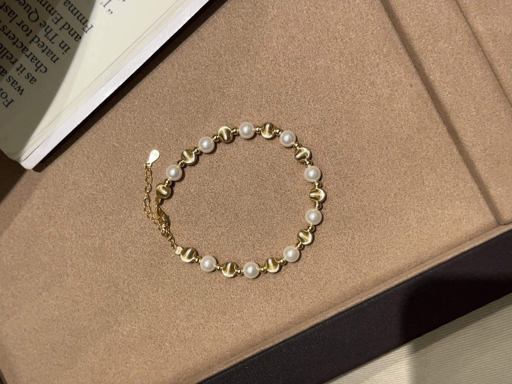 Sterling Silver Cat s Eye and Pearl Bracelet: Elegant Luxury Piece for Women s Unique Style 925 Silver
Sterling Silver Cat s Eye and Pearl Bracelet: Elegant Luxury Piece for Women s Unique Style 925 Silver