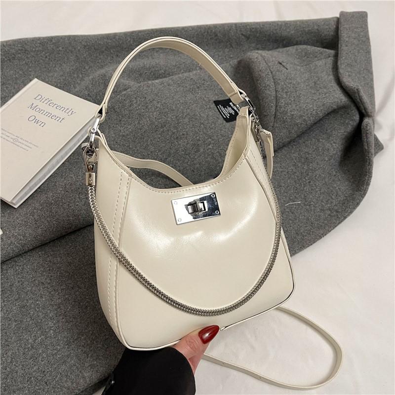 French Luxury Chain Shoulder & Crossbody Tote - Fashionable Bucket Design 19-inch
French Luxury Chain Shoulder & Crossbody Tote - Fashionable Bucket Design 19-inch