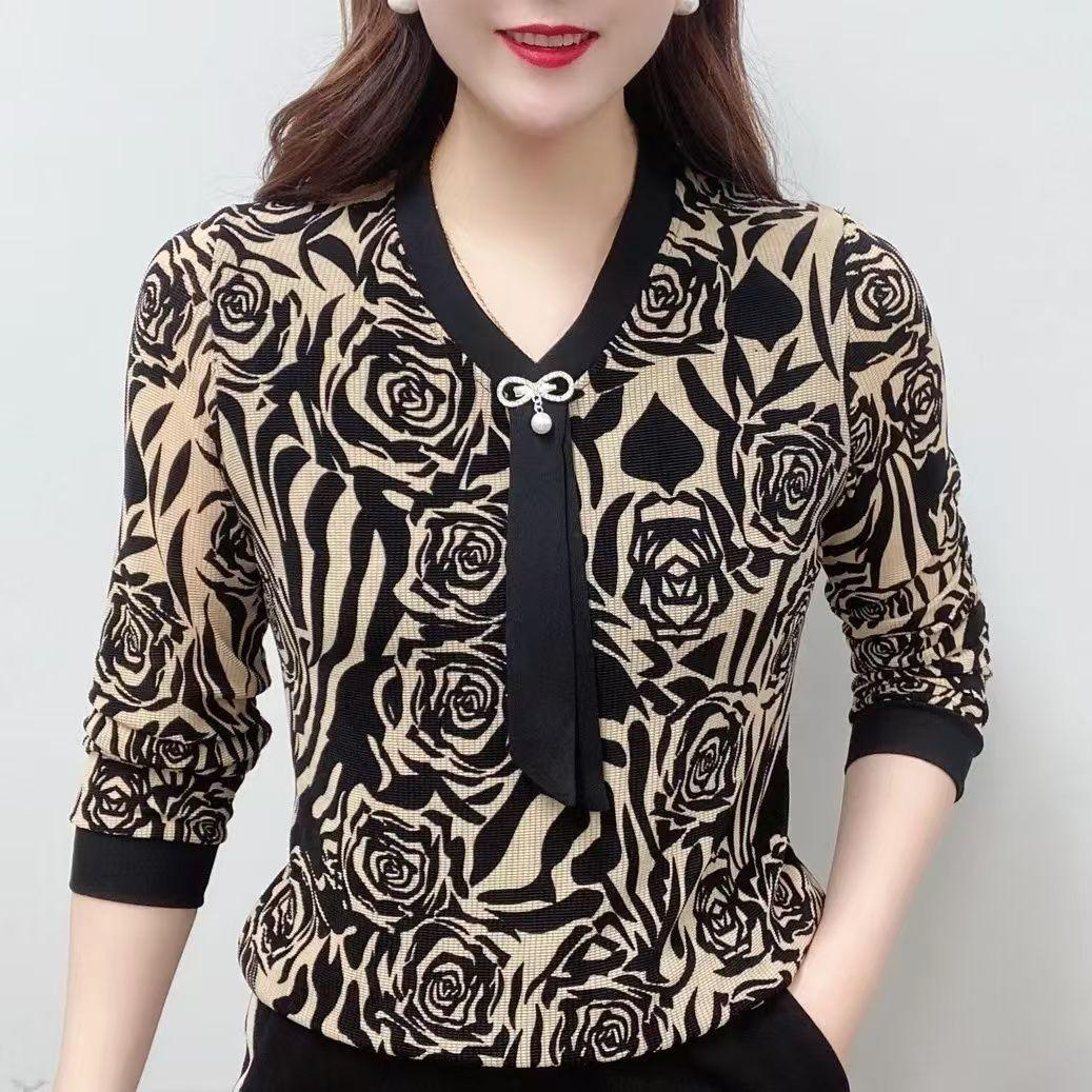 Middle-aged printed long-sleeved T-shirt, spring and autumn meat-covering bottoming shirt, fashionable loose and thin top for women M
Middle-aged printed long-sleeved T-shirt, spring and autumn meat-covering bottoming shirt, fashionable loose and thin top for women M