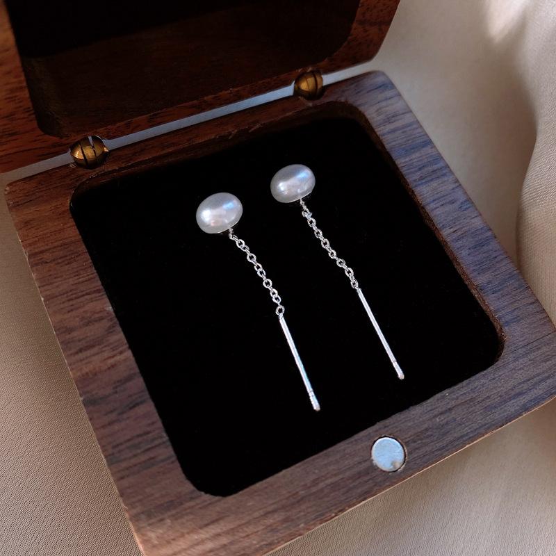 Electroplated Silver Needle Red Bean Round Ball Earrings Compact Earrings Simple Commuter Versatile Earrings Women
Electroplated Silver Needle Red Bean Round Ball Earrings Compact Earrings Simple Commuter Versatile Earrings Women