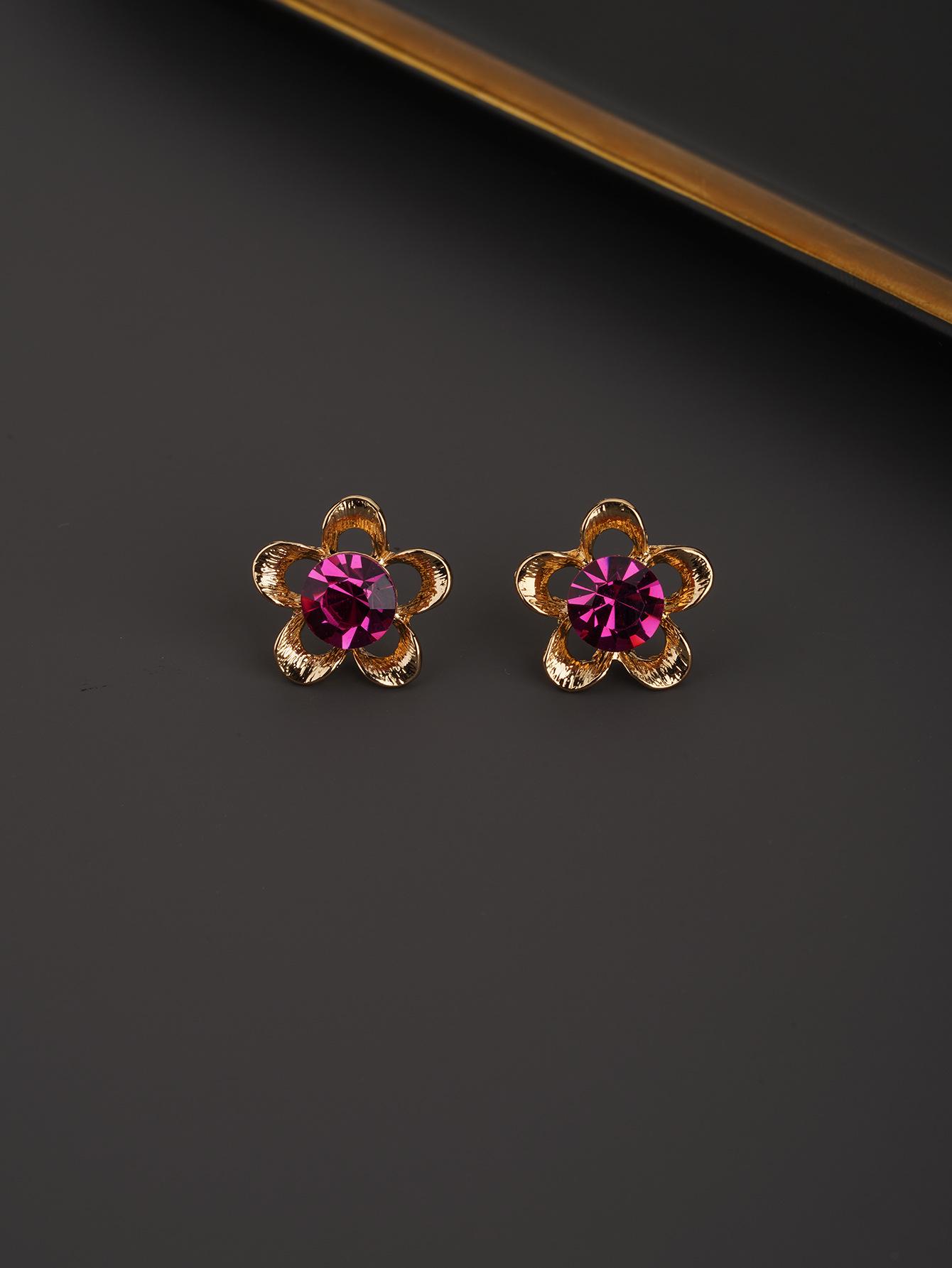 Модные серьги-пусеты в виде цветка с вырезами и стразами розовый
Модные серьги-пусеты в виде цветка с вырезами и стразами розовый