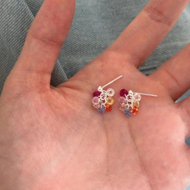 Korean version INS niche light luxury design sense versatile grape string color zircon earrings women s earrings without earrings
Korean version INS niche light luxury design sense versatile grape string color zircon earrings women s earrings without earrings