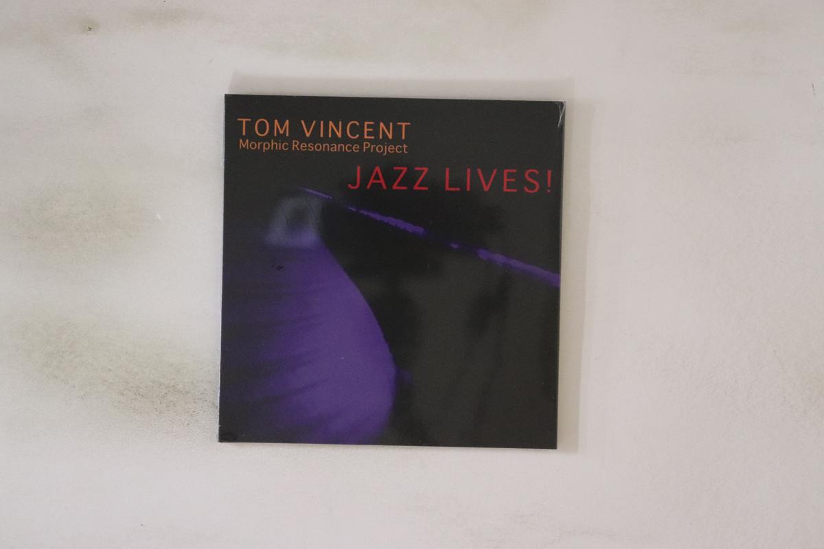 CD TOM VINCENT MORPHIC RESONANCE PROJ Jazz Lives NONE LUMBINI HOUSE 2011 Australia Jazz Used
CD TOM VINCENT MORPHIC RESONANCE PROJ Jazz Lives NONE LUMBINI HOUSE 2011 Australia Jazz Used