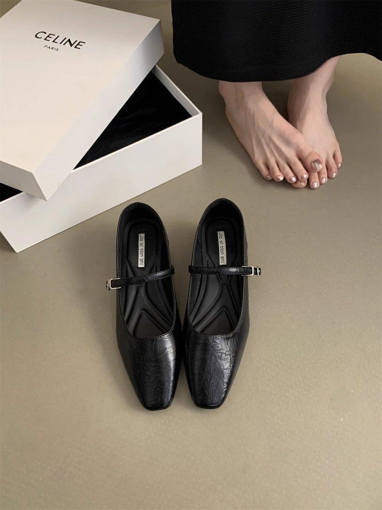 Silver low-heeled French Mary Jane single shoes women s shoes spring and autumn 2025 new spring skirt gentle evening shoes 35
Silver low-heeled French Mary Jane single shoes women s shoes spring and autumn 2025 new spring skirt gentle evening shoes 35