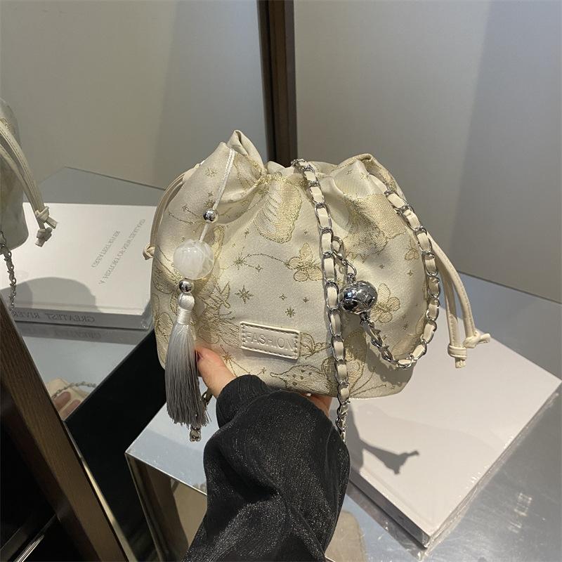 Модная сумка-ниша для женщин на лето, новая сумка через плечо с цепочкой, корейская простая сумка-сумка
Модная сумка-ниша для женщин на лето, новая сумка через плечо с цепочкой, корейская простая сумка-сумка