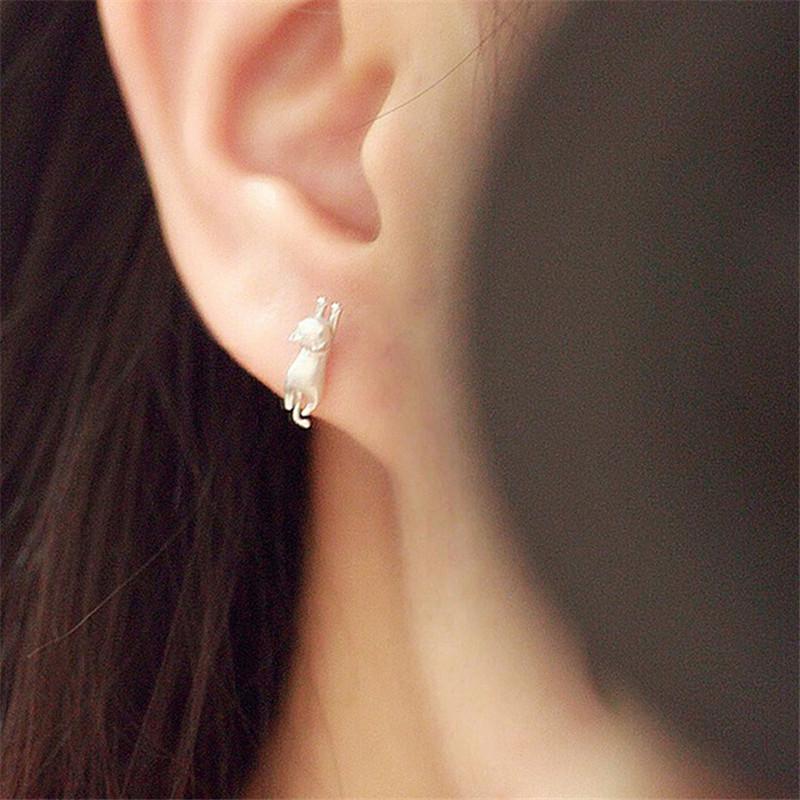 Нежные крошечные серьги с милыми кошками. Шикарные посеребренные серьги-гвоздики с изображением котенка.
Нежные крошечные серьги с милыми кошками. Шикарные посеребренные серьги-гвоздики с изображением котенка.