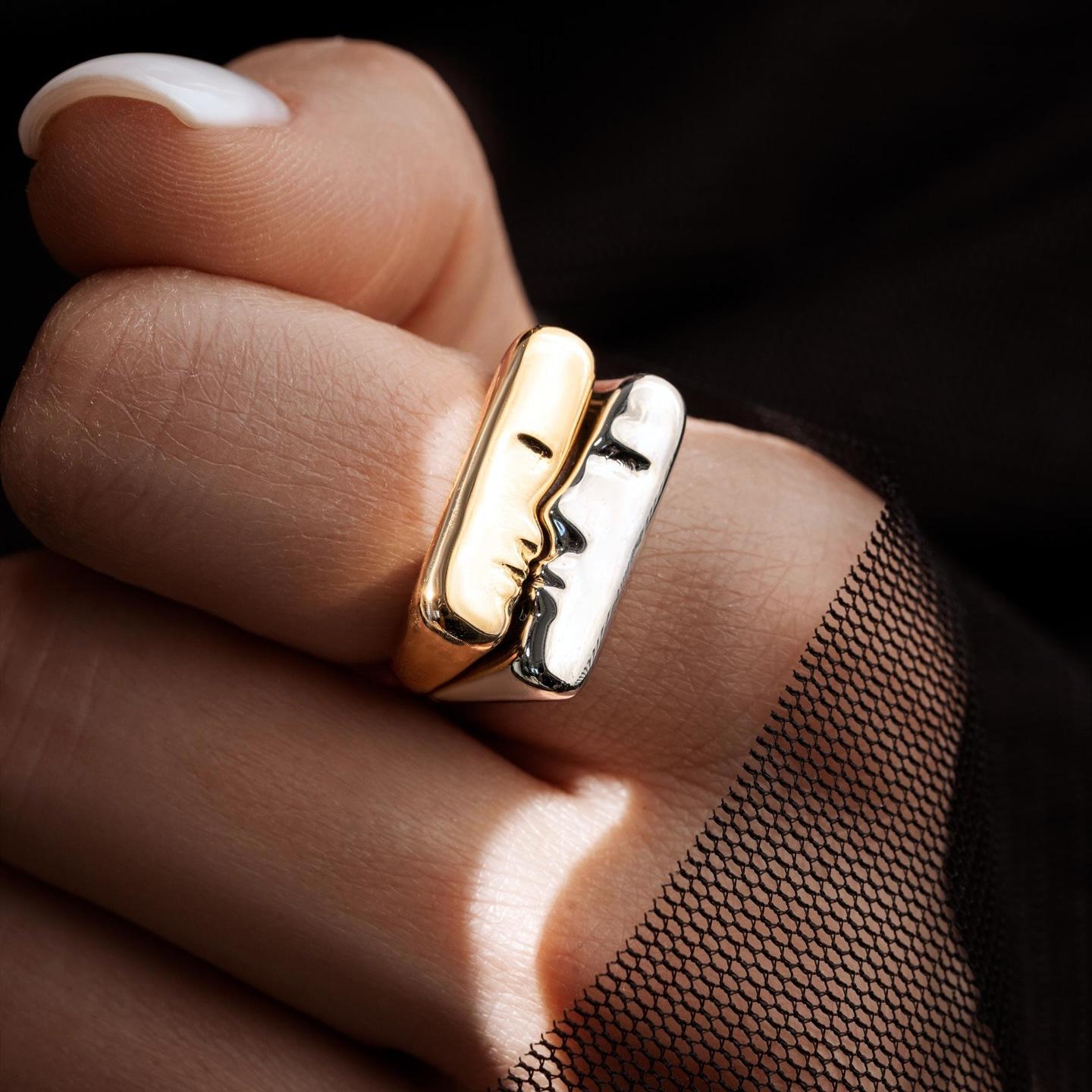 A Pair Unique Gold Silver Color Face Pair Rings for Women Men Vintage Adjustable Opening Couple Rings Wedding Jewelry Accessorie
A Pair Unique Gold Silver Color Face Pair Rings for Women Men Vintage Adjustable Opening Couple Rings Wedding Jewelry Accessorie