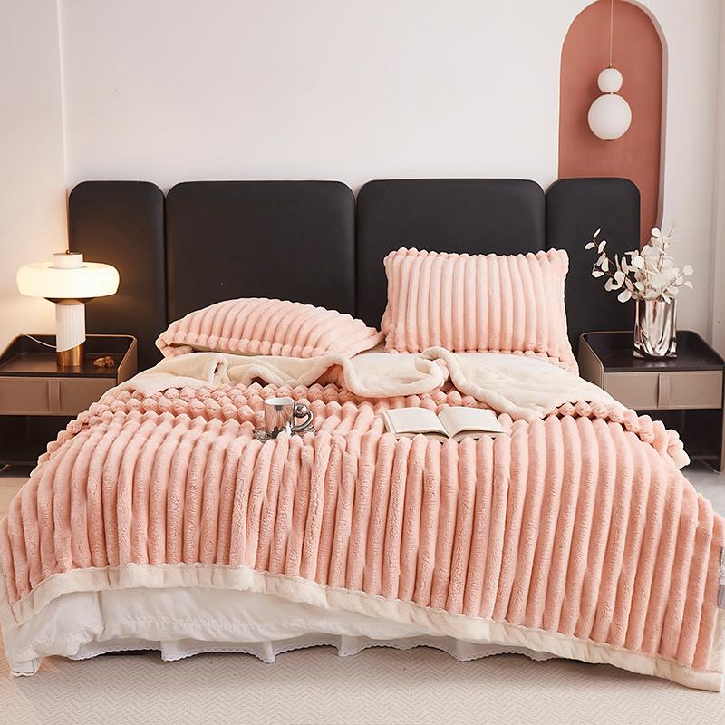 Пушистый мягкий плед из искусственного кроличьего меха для дивана, толстый теплый флисовый плед в широкую полоску для кровати, уютный плюшевый чехол на кровать для весны и осени 100x150cm Very Small
Пушистый мягкий плед из искусственного кроличьего меха для дивана, толстый теплый флисовый плед в широкую полоску для кровати, уютный плюшевый чехол на кровать для весны и осени 100x150cm Very Small